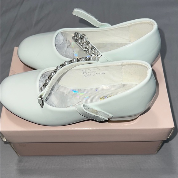 Other - Elegant White Mary Jane Shoes